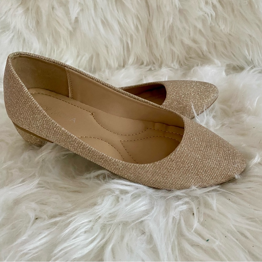 Gold Flat Dress Shoes Size 5.5